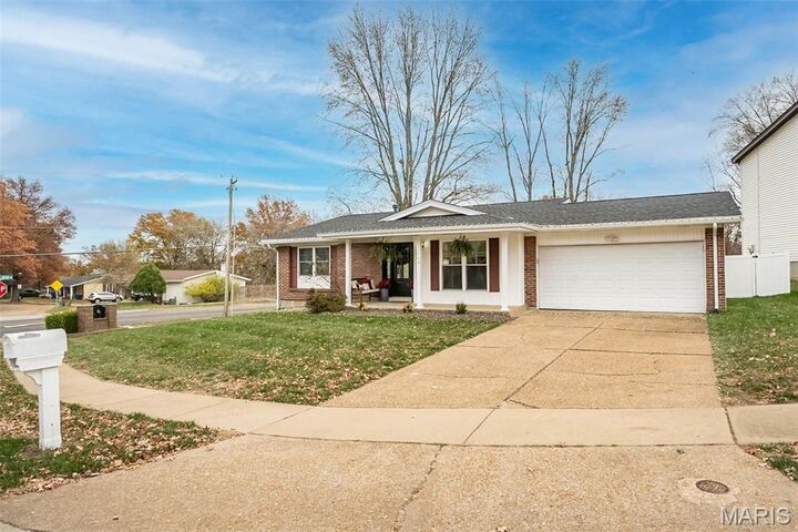 Property Photo: 704 Woodrun Drive MO 63021