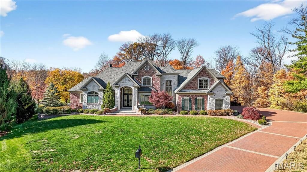 Property Photo: 24 Muirfield Lane MO 63141