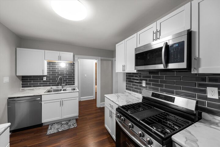 4643 W Capitol Dr  Milwaukee WI 53216 photo