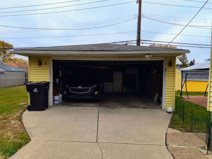 Property Photo: 1120 6th Street MI 48192