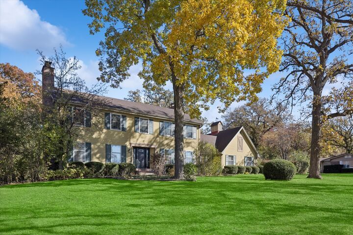 Property Photo:  1150 Nottingham Lane  IL 60120 