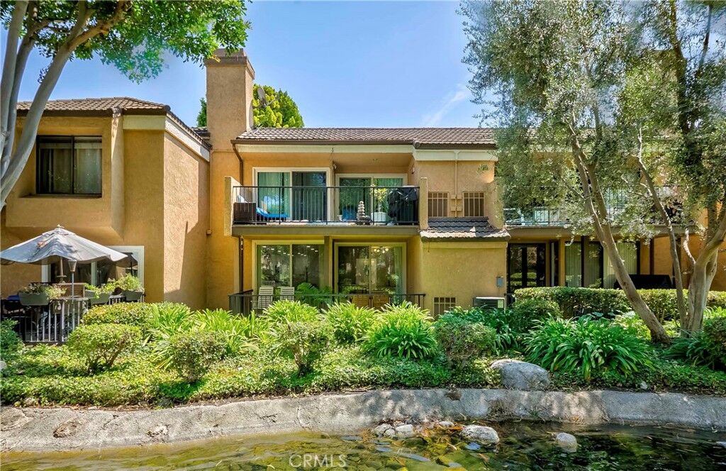 Property Photo: 16911 Eastlake Ln 88 CA 92647