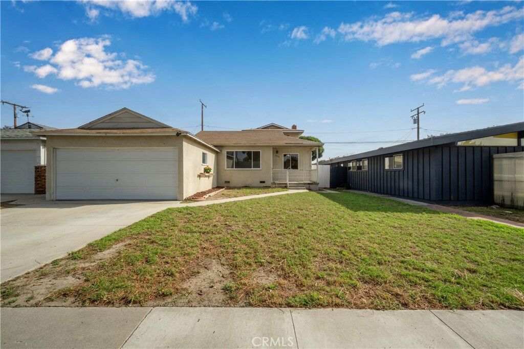 Property Photo:  3360 Kallin Avenue  CA 90808 