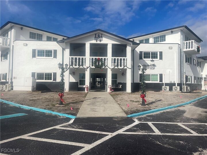 Property Photo: 3706 Broadway 27 FL 33901