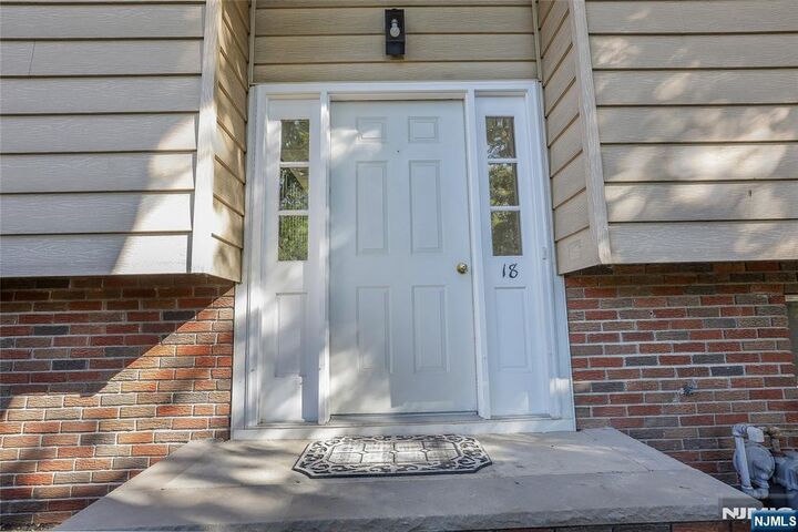 Property Photo:  18 Ruth Lane  NJ 07627 