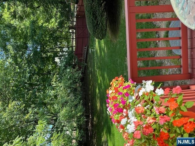 Property Photo:  51 Black Oak Lane  NJ 07430 