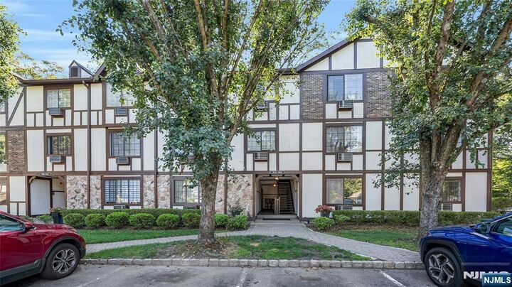 916 Thoreau  Mahwah NJ 07430 photo