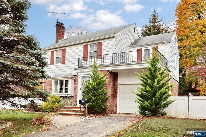 12 Pershing Avenue  Ridgewood NJ 07450 photo
