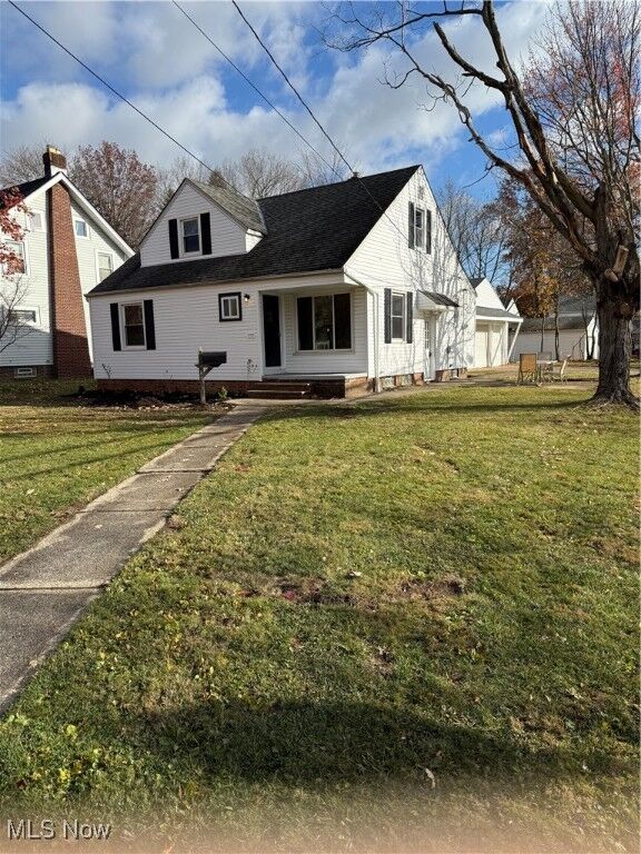 Property Photo: 1639 Edgefield Road OH 44124