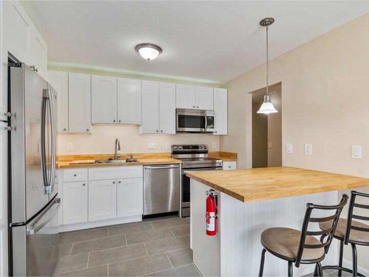 Property Photo: 19 Twin Oaks Terrace VT 05403