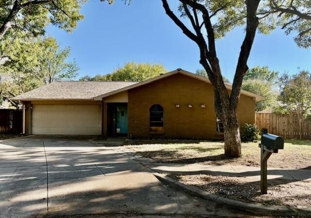 4102 Foxmoor Court  Arlington TX 76016 photo