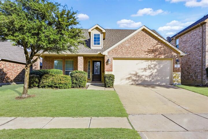 Property Photo: 217 Rugby Lane TX 75072