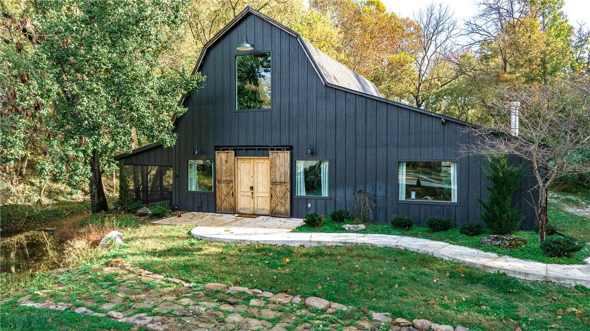 Property Photo:  8442 E McNelly Road  AR 72712 