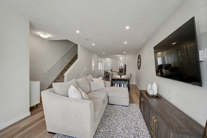 Property Photo:  352 Cranbrook Square SE  AB T3M 3K8 