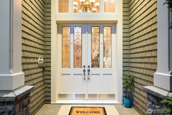 Property Photo:  13315 NE Cambridge Crest Way  WA 98110 