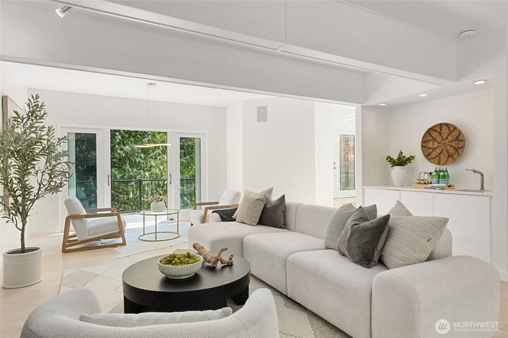 Property Photo: 2513 225th Place NE WA 98074