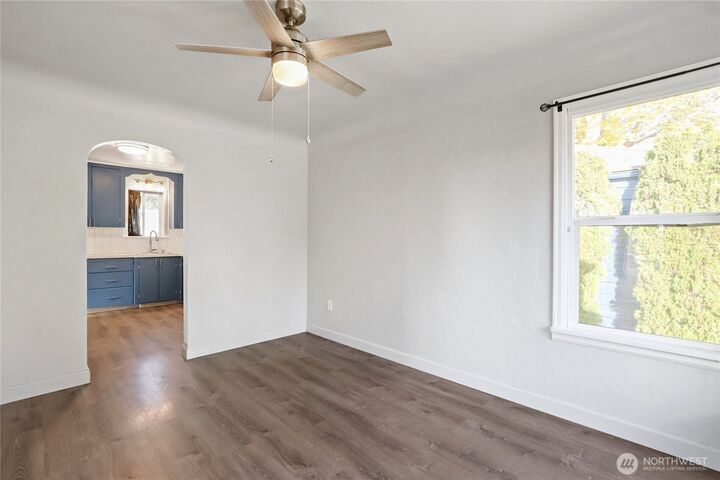 Property Photo:  1519 N Callow Avenue  WA 98312 