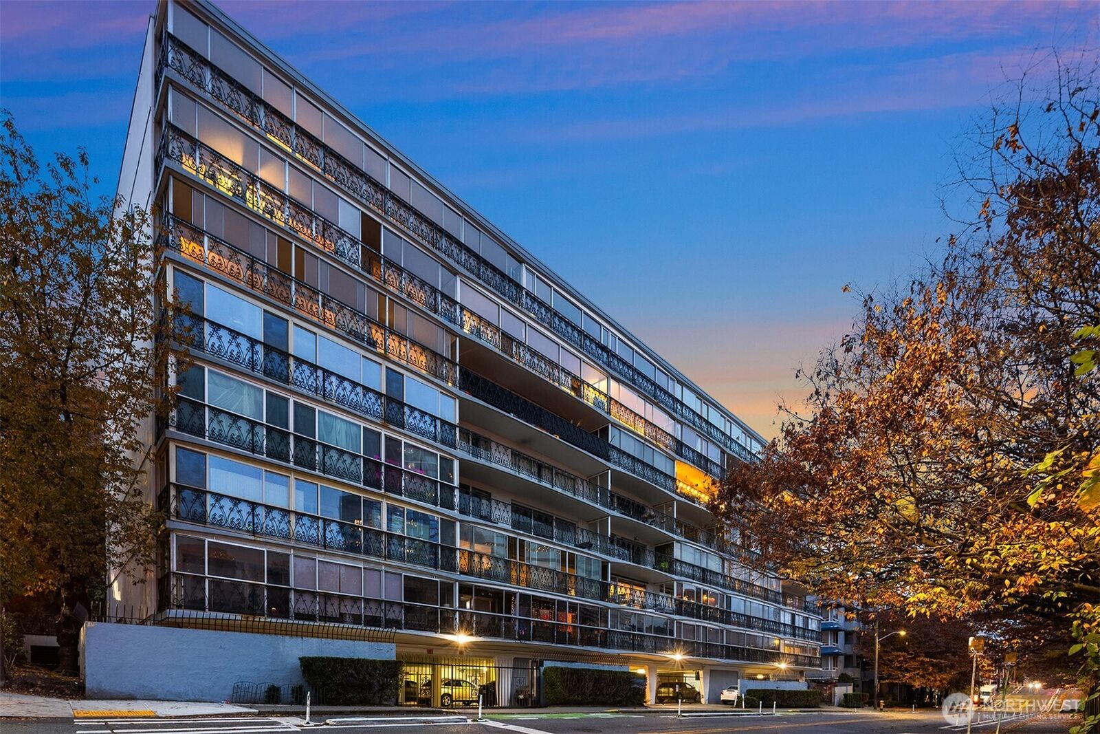 Property Photo:  1740  Melrose Avenue 703  WA 98122 