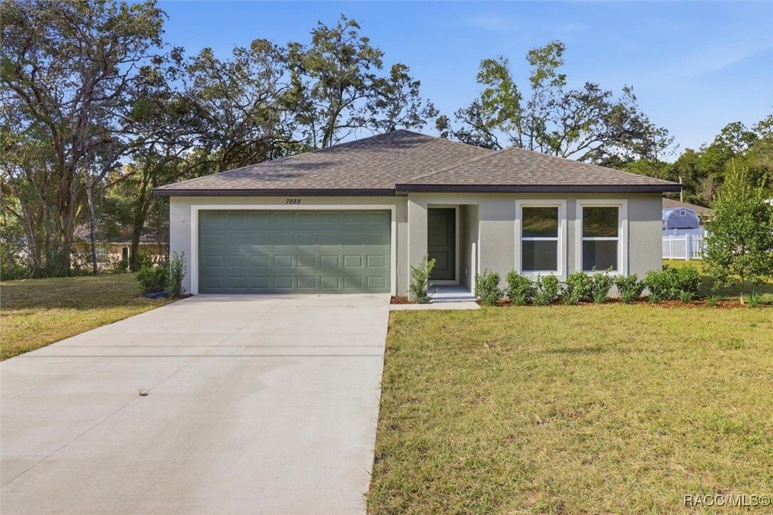 Property Photo: 7888 N Pitcairn Way FL 34434