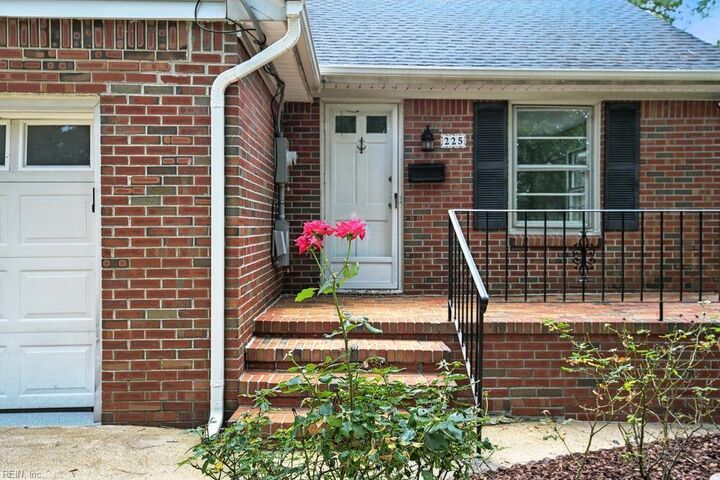 Property Photo: 225 Betty Ct VA 23502