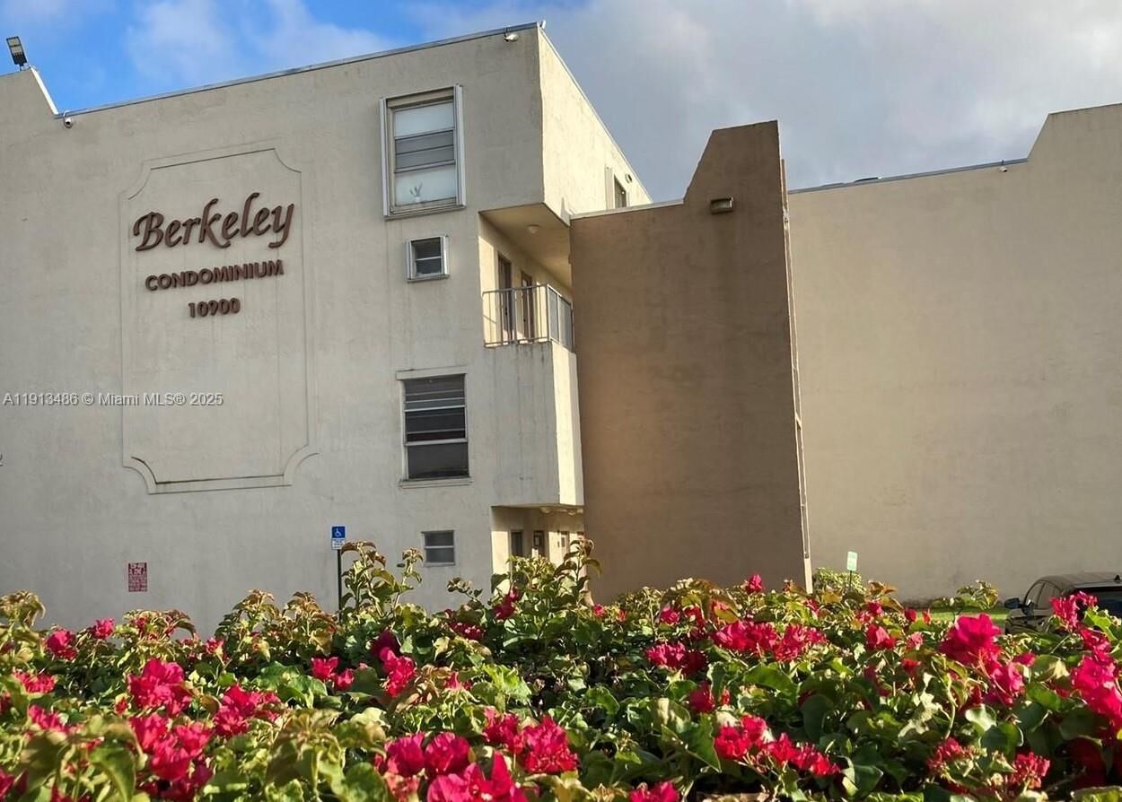 Property Photo: 10900 SW 104th St 410 FL 33176