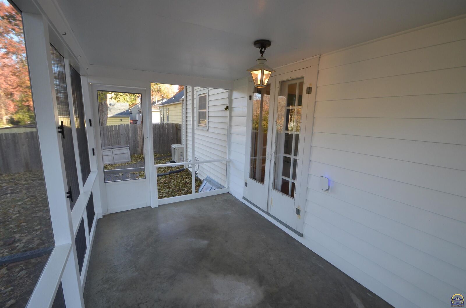 Property Photo:  923 SW High Ave  KS 66604 