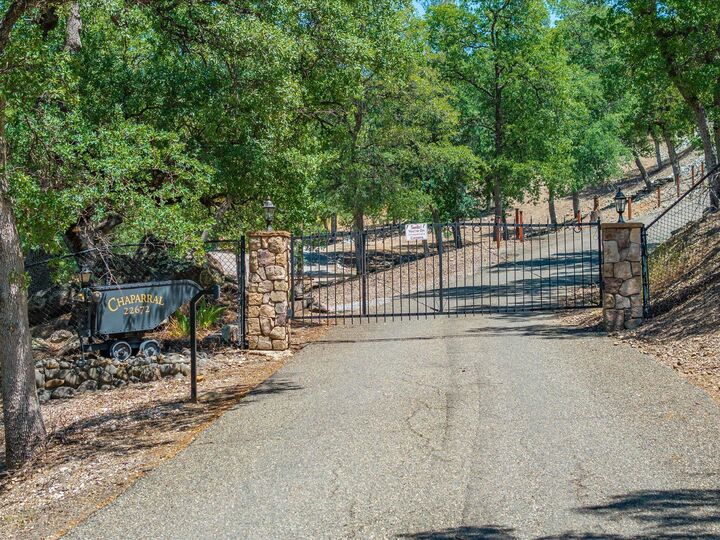 Property Photo: 22672 Knollwood Drive CA 96073