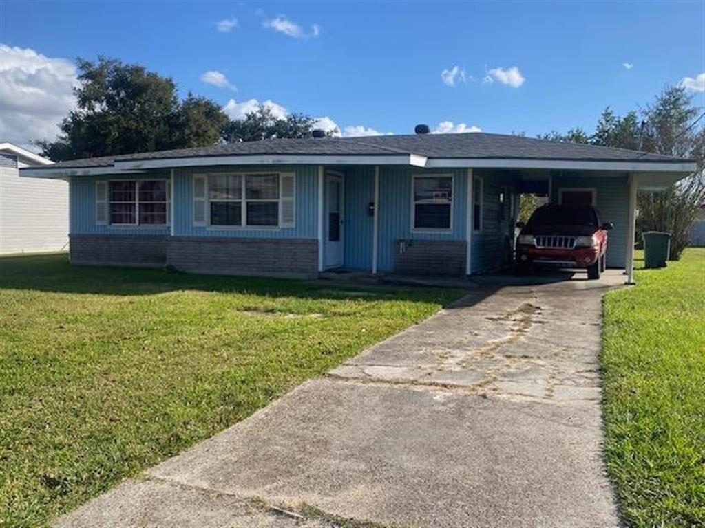 Property Photo:  1108 Sunset Drive  LA 70607 