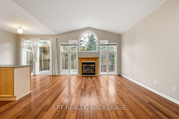 Property Photo:  99 Dalgleish Avenue  ON K7K 7E3 