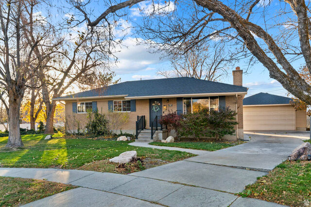 Property Photo: 787 E Casa Blanca Cir UT 84047