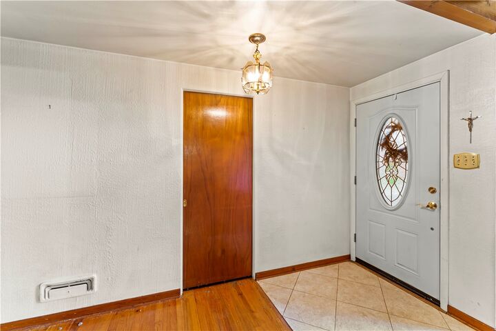 Property Photo:  351 Middlegate Drive  PA 15102 