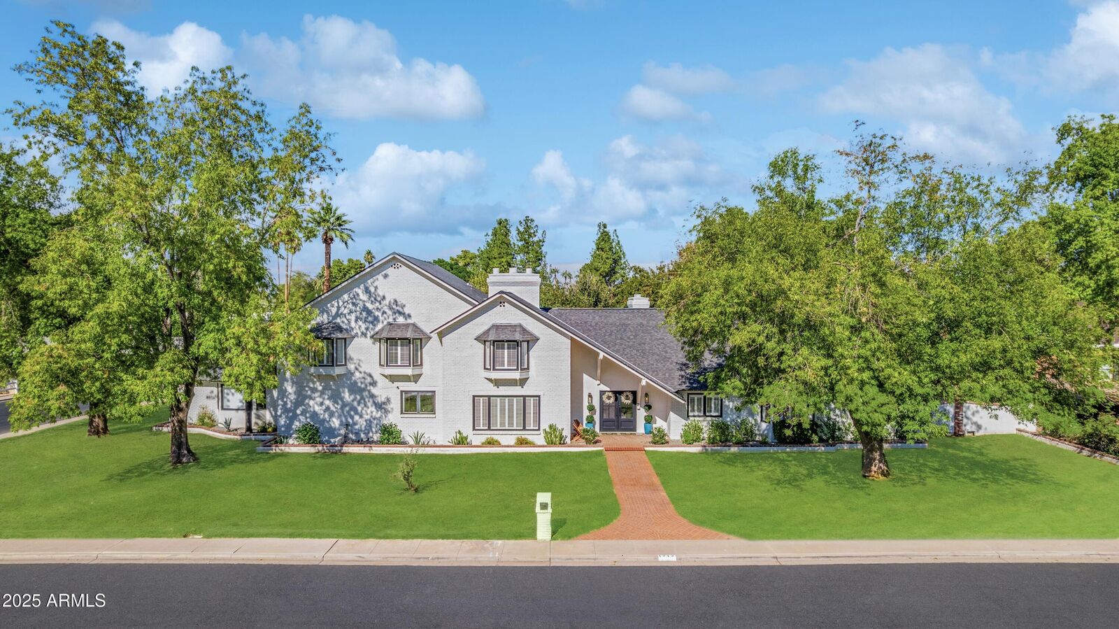 Property Photo: 1712 E Fairfield Street AZ 85203