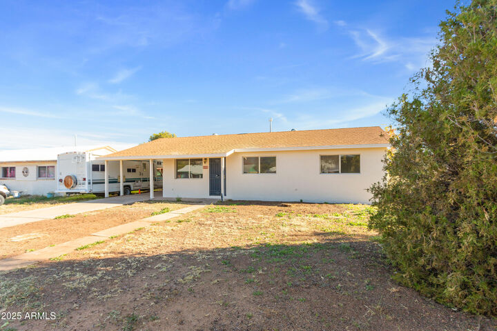 Property Photo: 833 Langan Avenue AZ 85635