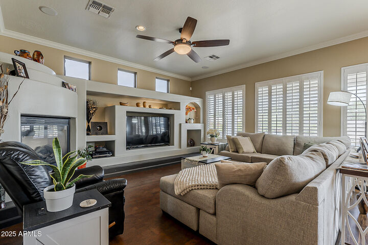 Property Photo: 311 E Frances Lane AZ 85295