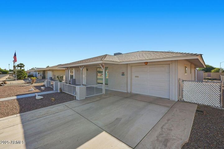 Property Photo: 9307 W Arrowhead Drive AZ 85351