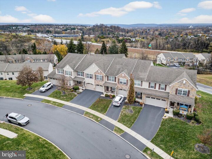 Property Photo:  307 Stoneridge Court  PA 17070 