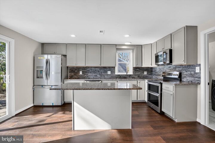 Property Photo:  5904 Harvey Street  MD 21631 