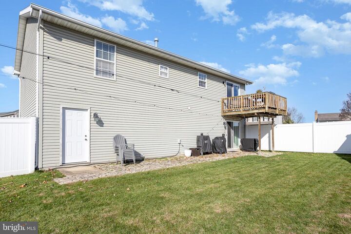 Property Photo: 3221 Grey Fox Circle PA 17315