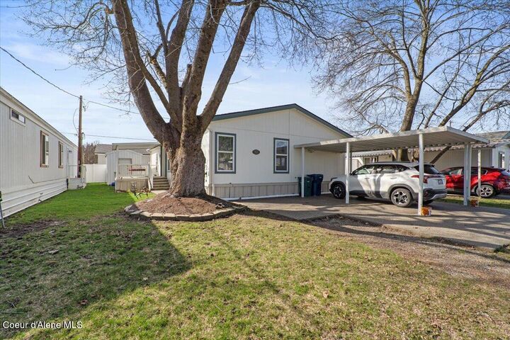 568 W Myriah Loop 18  Coeur D'Alene ID 83815 photo