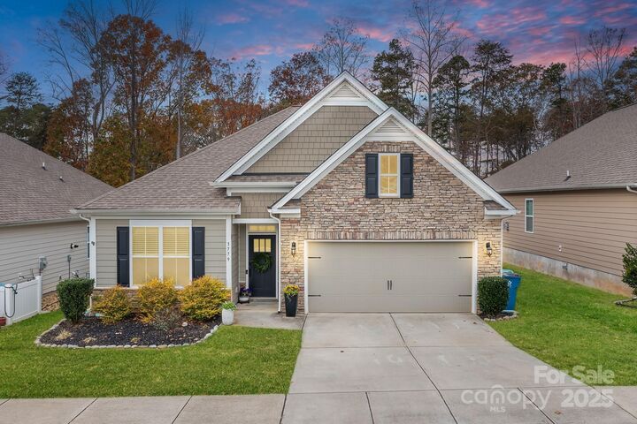 3779 Summer Haven Drive  Sherrills Ford NC 28673 photo