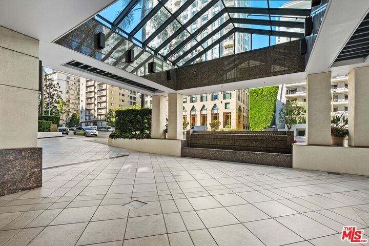 Property Photo: 10724 Wilshire Blvd CA 90024