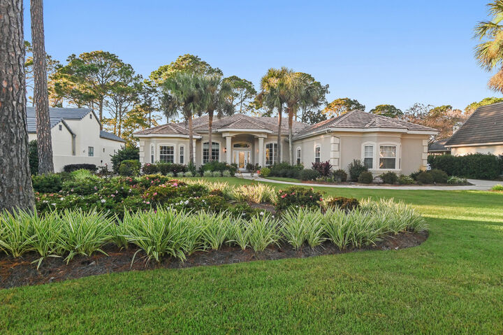 Property Photo: 1462 E Baytowne Avenue FL 32550