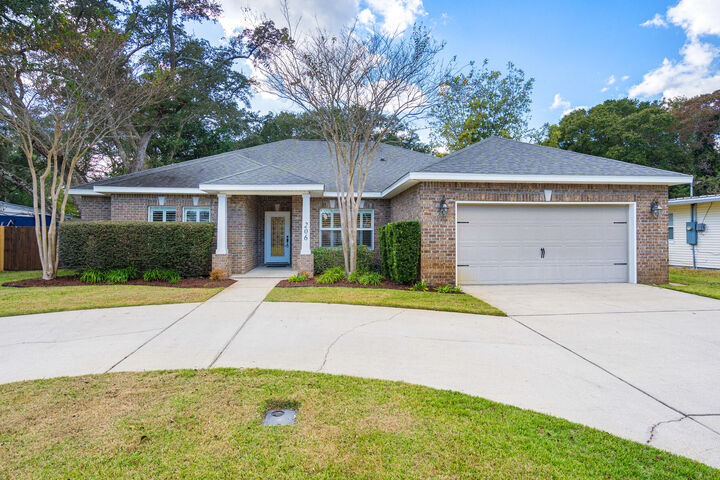 Property Photo: 206 Forest Drive FL 32547
