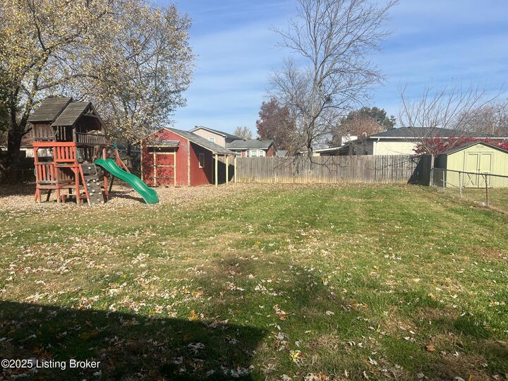 Property Photo:  9211 N Pirogue Ct  KY 40299 