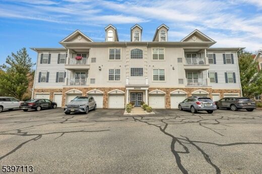 Property Photo:  6 Cliff Rd D2  NJ 07424 