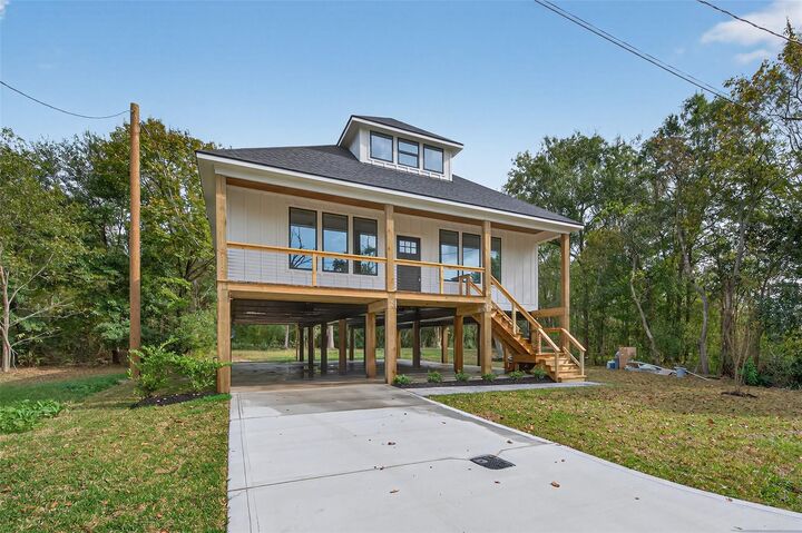 Property Photo: 165 Thurman Avenue TX 77611