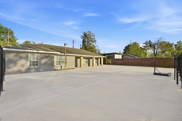 Property Photo:  11716 Innsbury Drive  TX 77093 