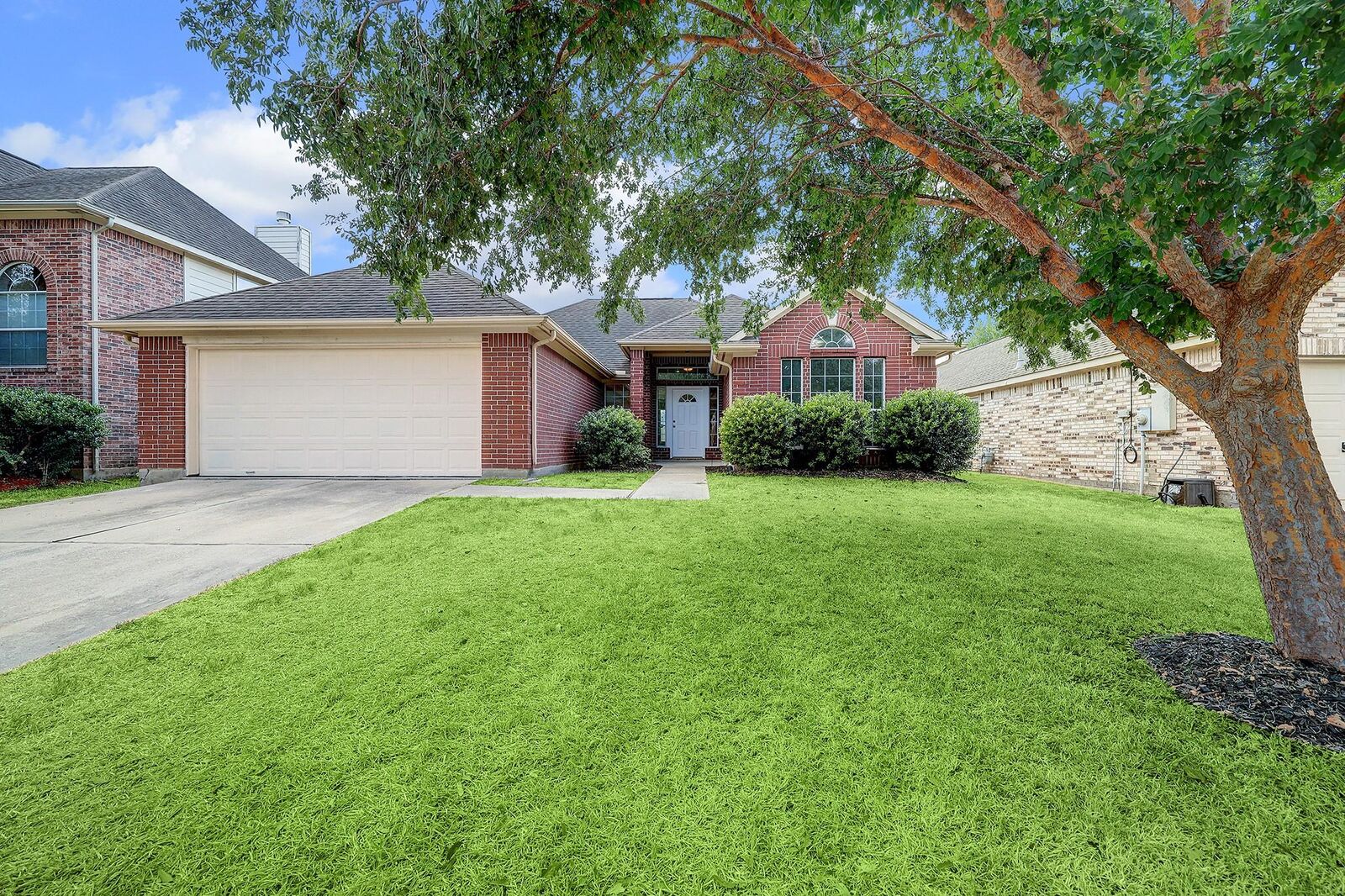 Property Photo: 24031 Holleygate Court TX 77373