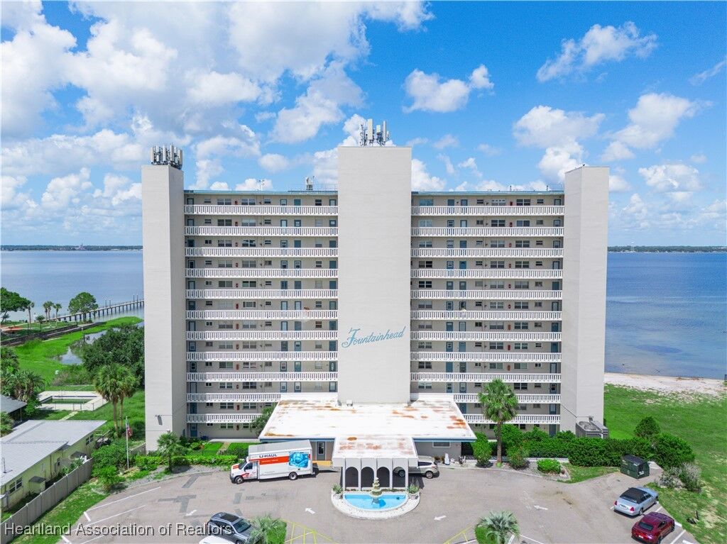 Property Photo: 2131 Lakeview Drive 1008 FL 33870