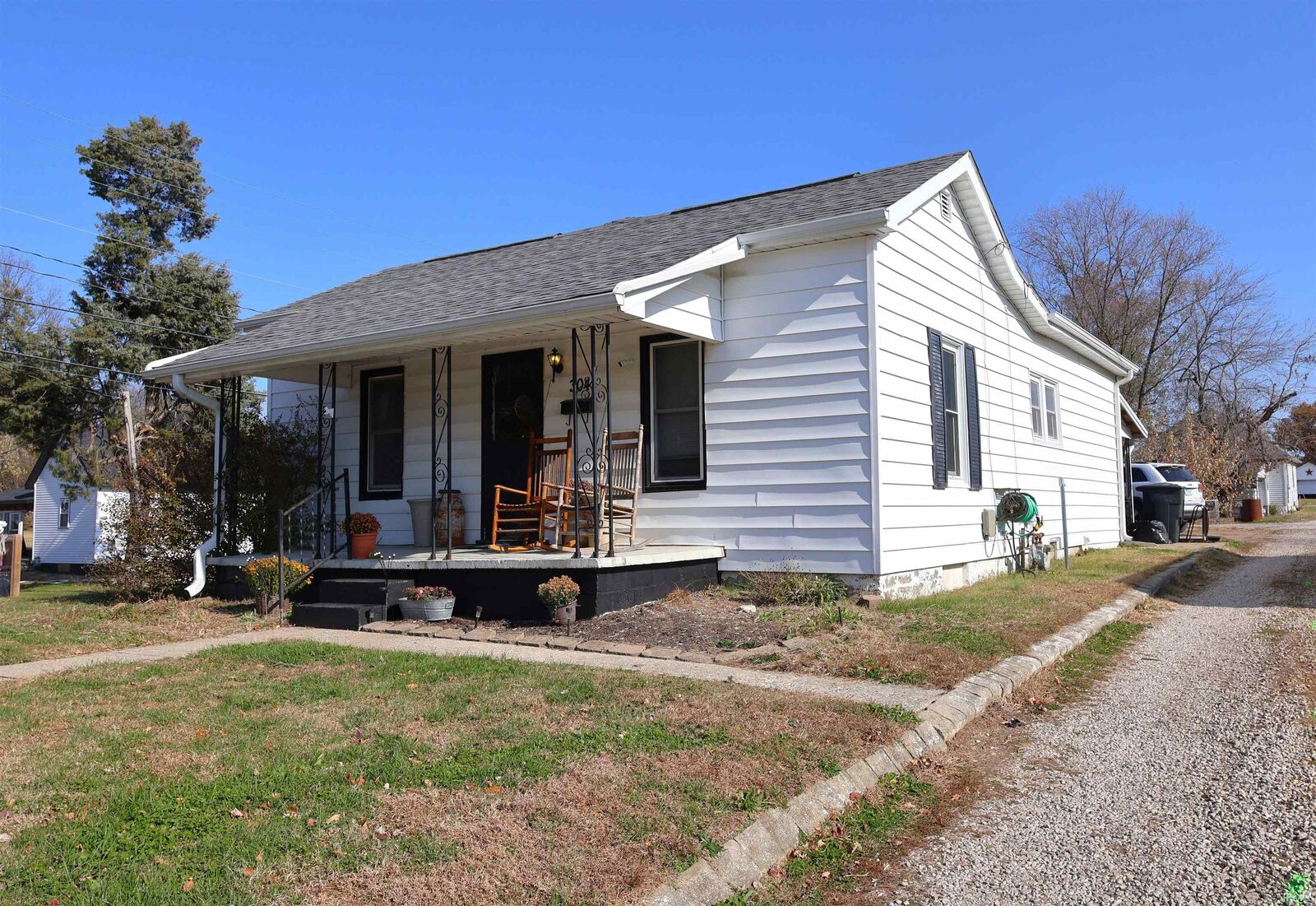 Property Photo:  304 NE 16th Street  IN 47501 